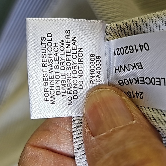 Peter millar jersey knit‎ fabric pinstripes. Henley style shirt. Size lar… - Picture 9 of 10